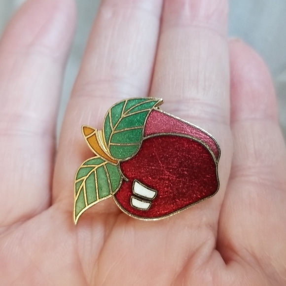 ENAMEL CLOISONNE Apple pin Vintage - Picture 1 of 4